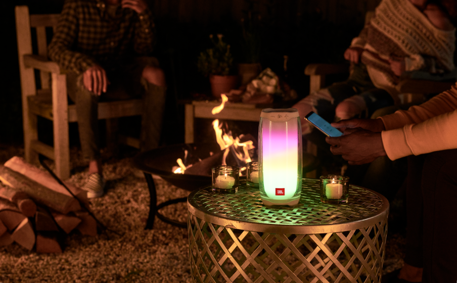 JBL Pulse 4 Bringe die Nacht zum Leuchten - Image