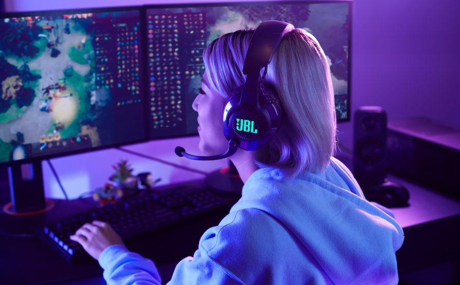 JBL Quantum 610 Wireless Tauche ein in das Spiel mit JBL QuantumSURROUND™ und DTS - Image