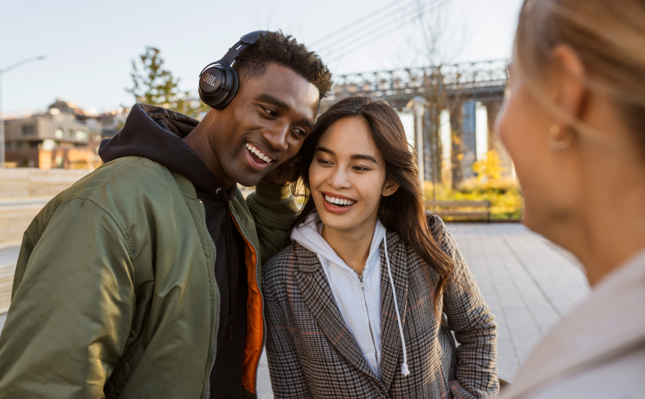 JBL Club 700BT Bequeme Passform auf dem Ohr - Image