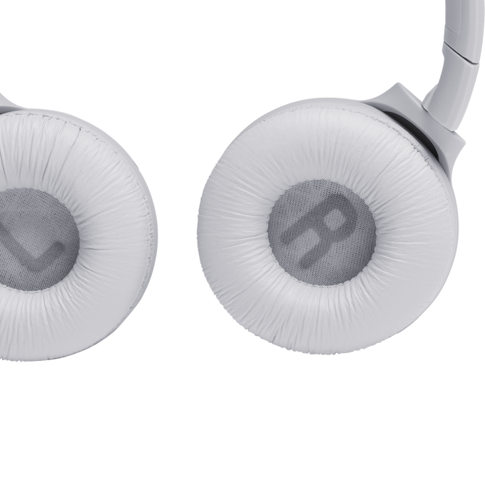 JBL Tune 560BT - White - Wireless on-ear headphones - Detailshot 2 image number null